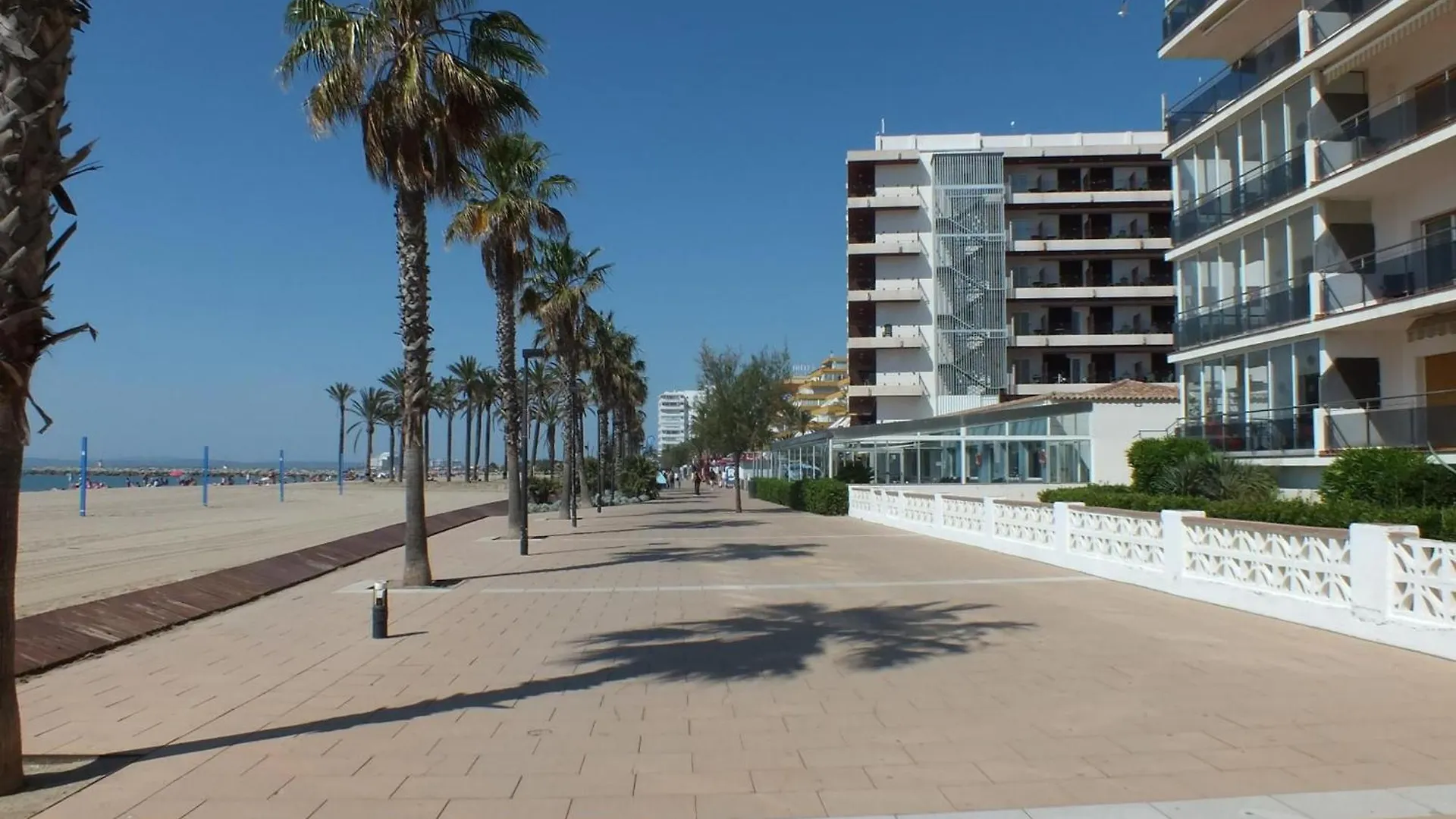 Apartamento 6 Pers, Frente Al Mar, Terraza, Parking, Tv Canales Franceses - Es-204-68 Roses Spain